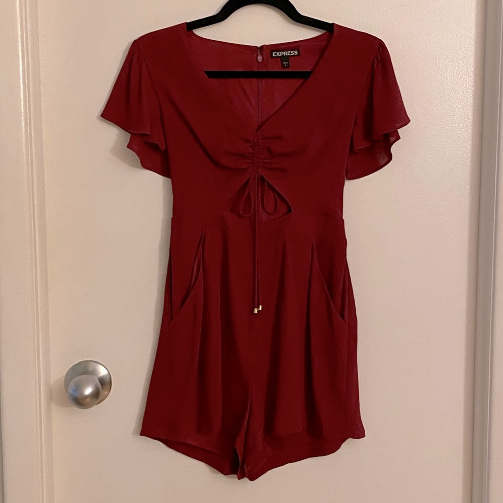 EXPRESS Short sleeve romper with cutout